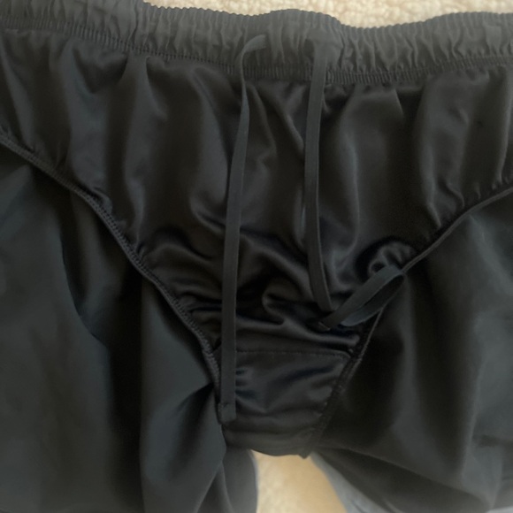 Nike Black and Gray Athletic Shorts Lightweight Performance - Picture 4 of 5